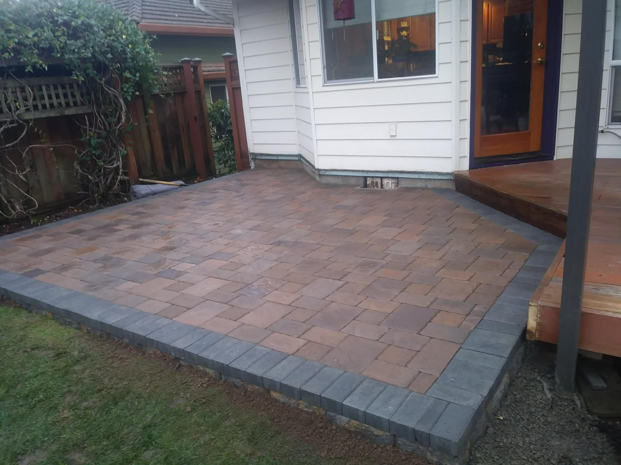 Front entry paver patio in Hillsboro, OR