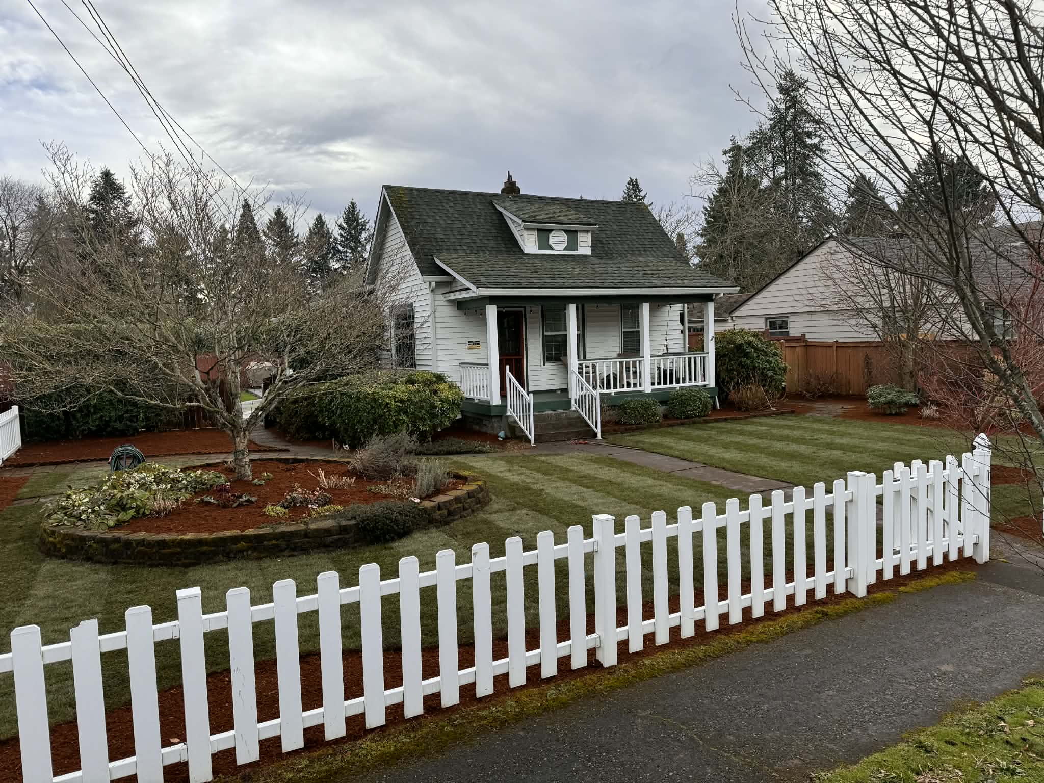 Front yard landscape fence in Portland, OR